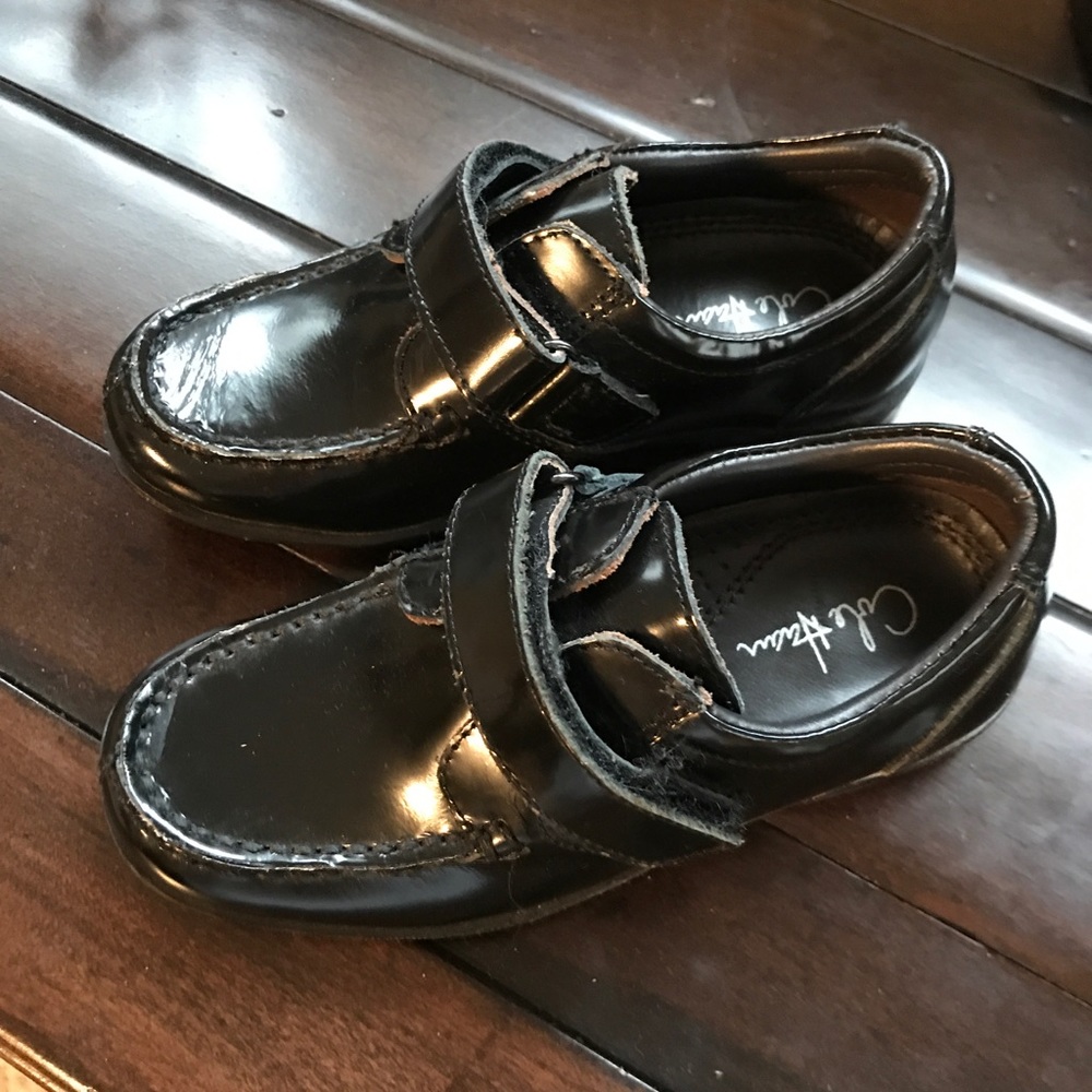 Boys shoes